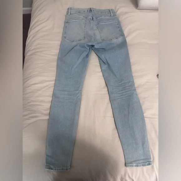 Good American Light Wash Skinny Jeans - Picture 2 of 6